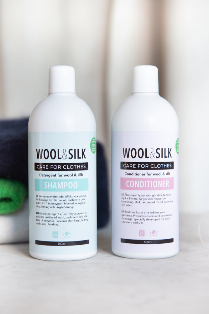 
                  
                    Load image into Gallery viewer, FINTVÄTTMEDEL FÖR ULL, KASHMIR OCH SIDEN - WOOL &amp;amp; SILK SHAMPOO + CONDITIONER -
                  
                